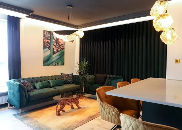 Golden Flamingo * غدانسك